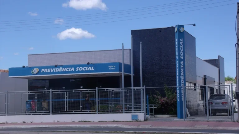 Fachada de agência da Previdência Social em Coreaú.