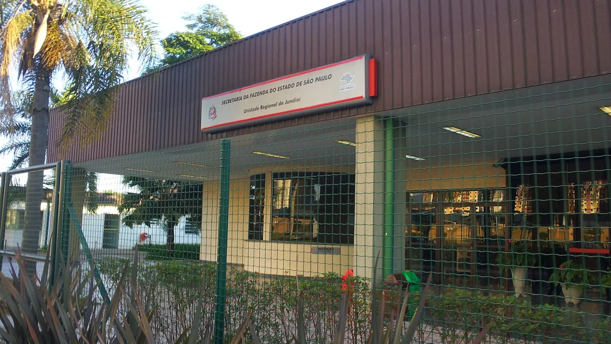 Entrada da unidade regional da Secretaria da Fazenda em Jundiaí.